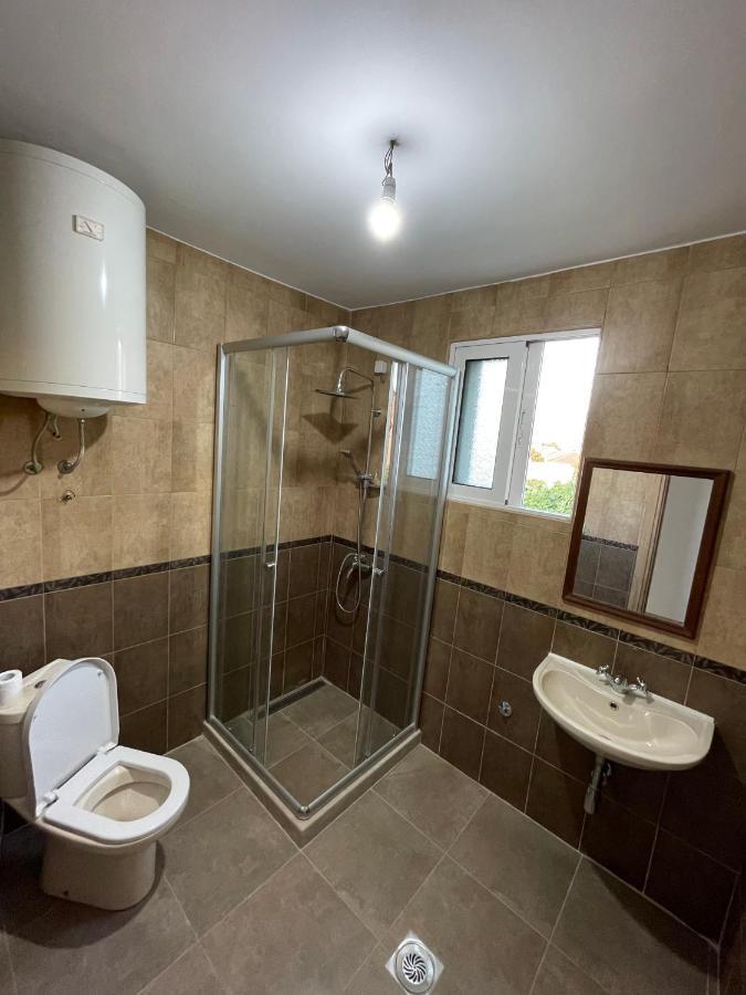 Entire Spacious Apartment With Free Parking Podgorica Extérieur photo