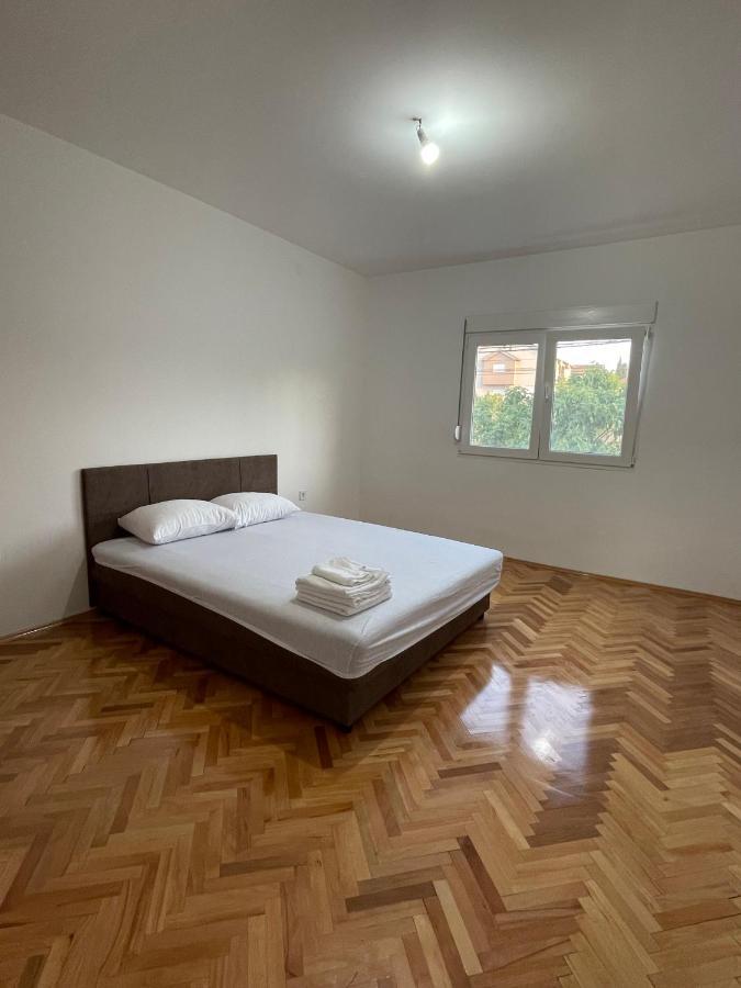 Entire Spacious Apartment With Free Parking Podgorica Extérieur photo