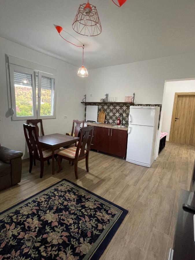 Entire Spacious Apartment With Free Parking Podgorica Extérieur photo