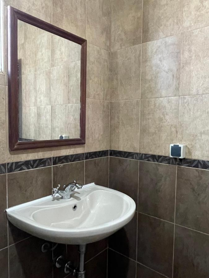 Entire Spacious Apartment With Free Parking Podgorica Extérieur photo